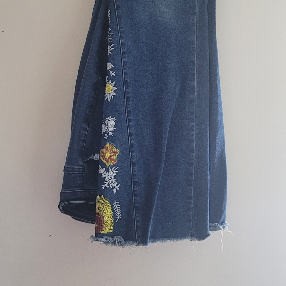 Embroidered Dark Blue Flared Wide-Leg Jeans